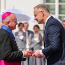 Biskup Jan Sobiło odznaczony Krzyżem Komandorskim Orderu Zasługi RP 
